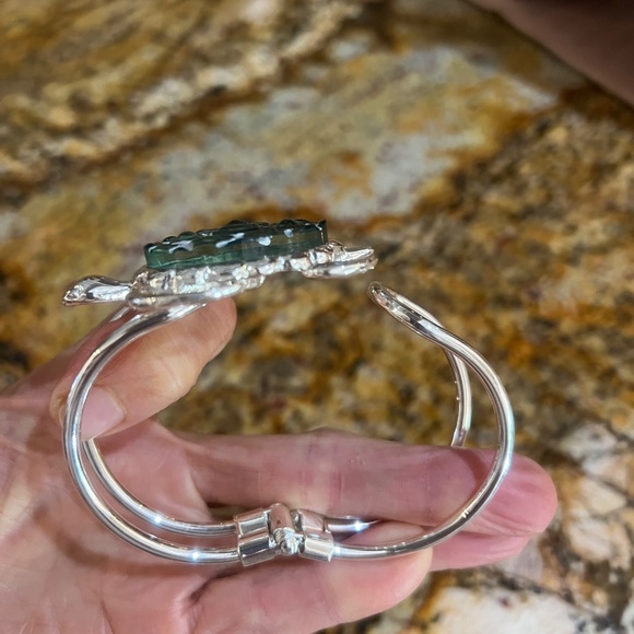Silver turtle bracelet iridescent green/blue - Picture 4 of 8